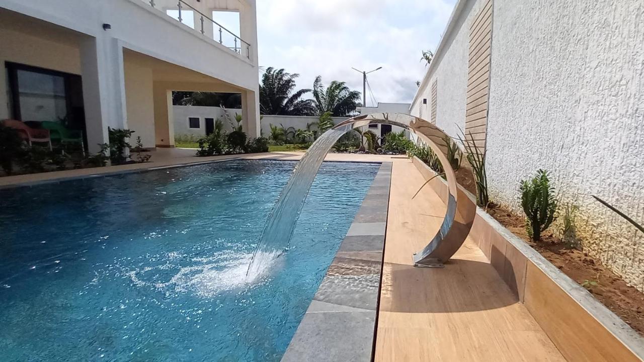 Villa Bolati, Avec Piscine, Jacuzzi, Jardin Et Vue Bonoua Екстериор снимка